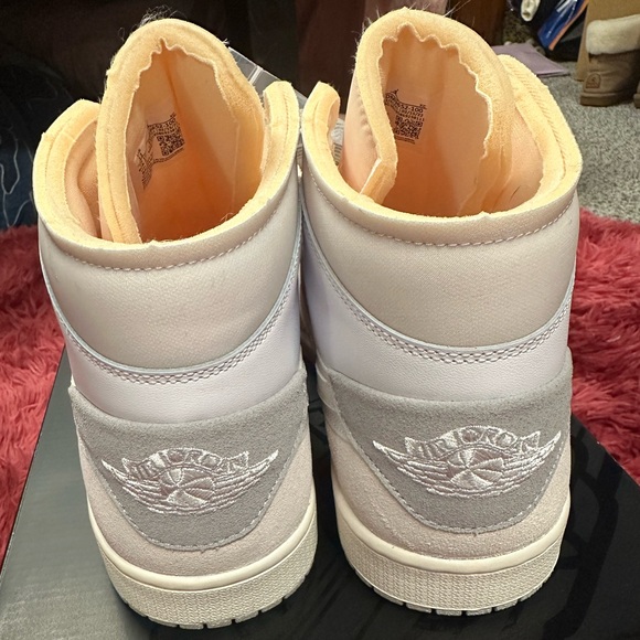 Air Jordan 1 Mid - Picture 3 of 7